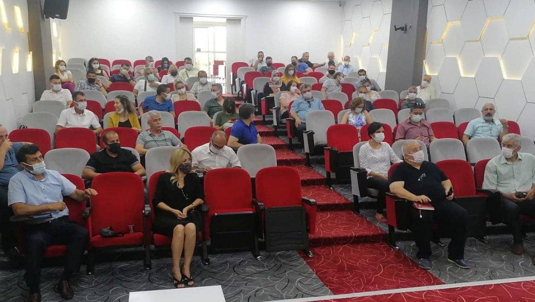 İlçe Milli Eğitim Müdürümüz Seyit Kavak başkanlığında LGS öncesi bina sınav komisyonlari bilgilendirme toplantısı yapıldı. 