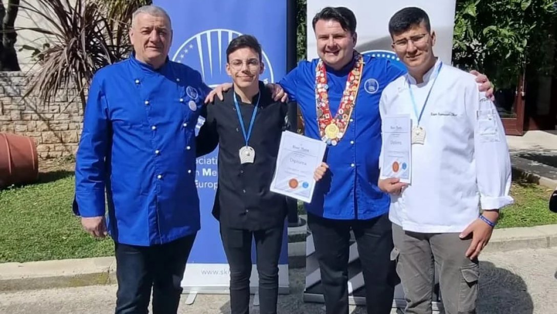 Hırvatistanda Gerçekleştirilen İnternational Gastronomy Yarışmasında Öğrencilerimiz 3. olmuşlardır. 
