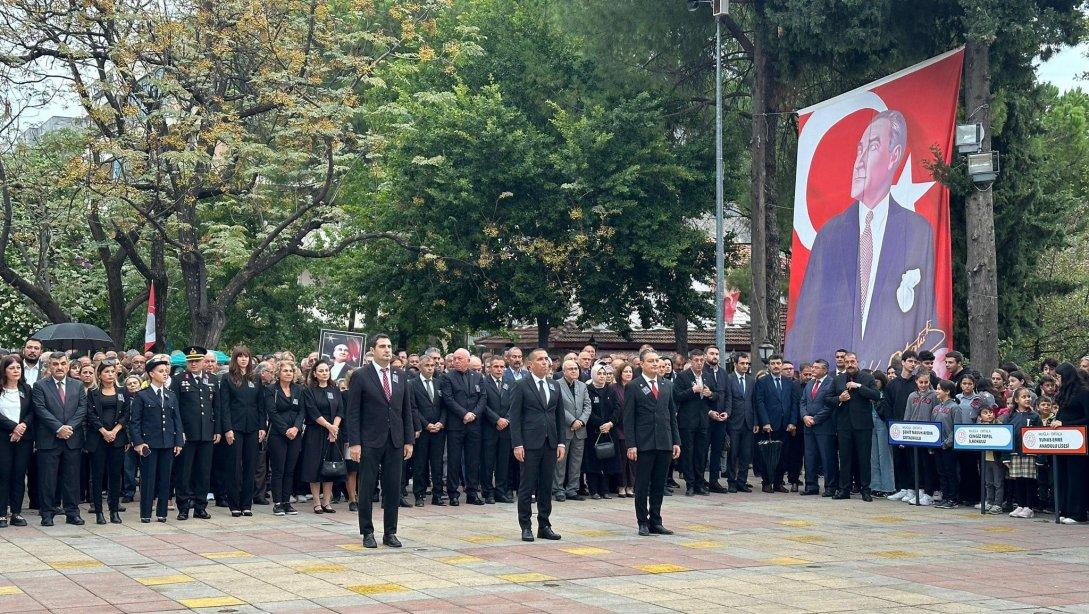 10 KASIM ÇELENK SUNMA TÖRENİ